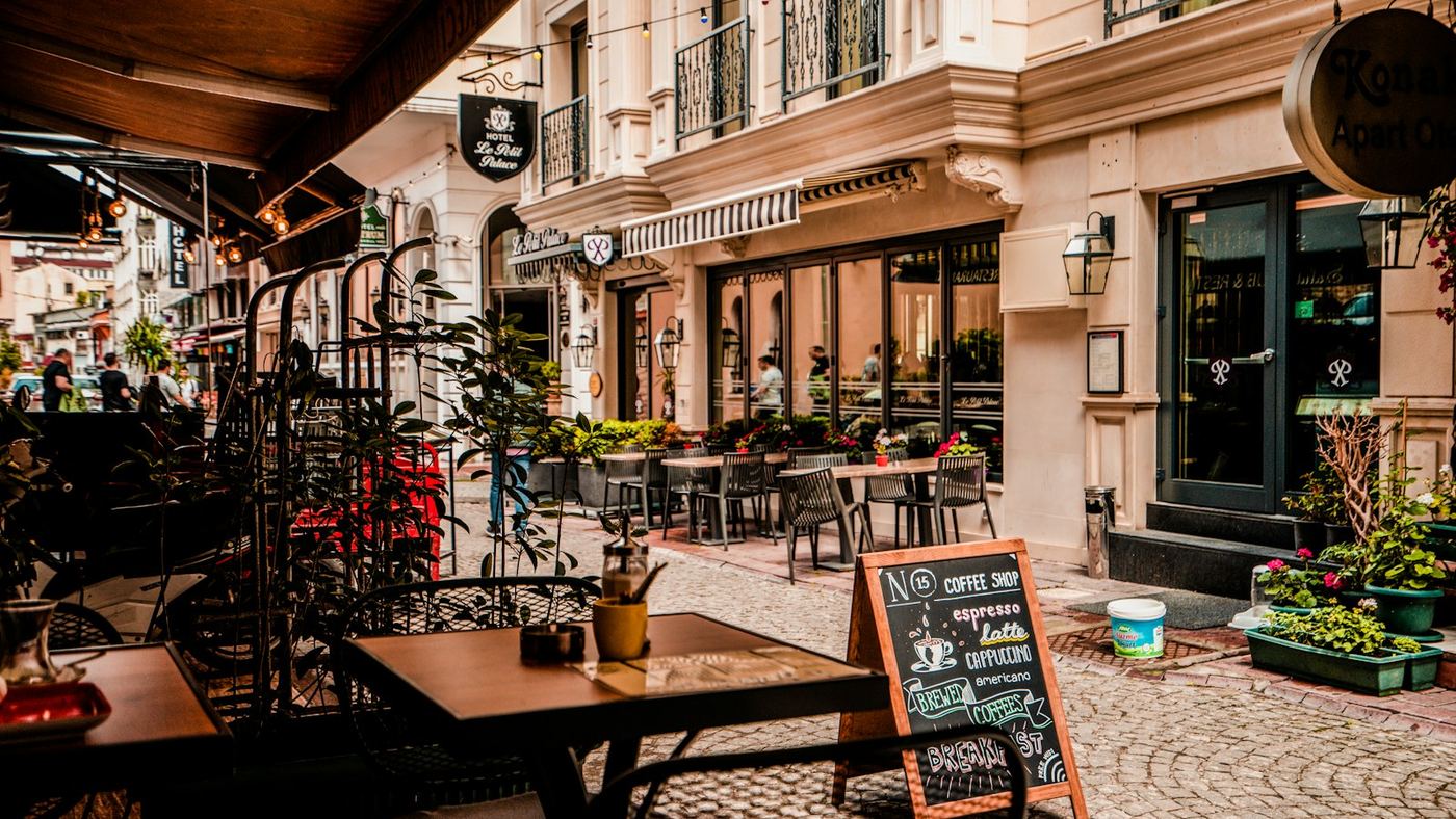 Gemütliches Café mit Theke in Berlin-Kreuzberg als Meetingraum